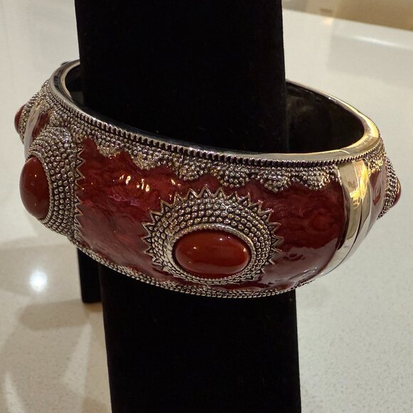 Large Hinged Clamper Bracelet - Picture 2 of 6